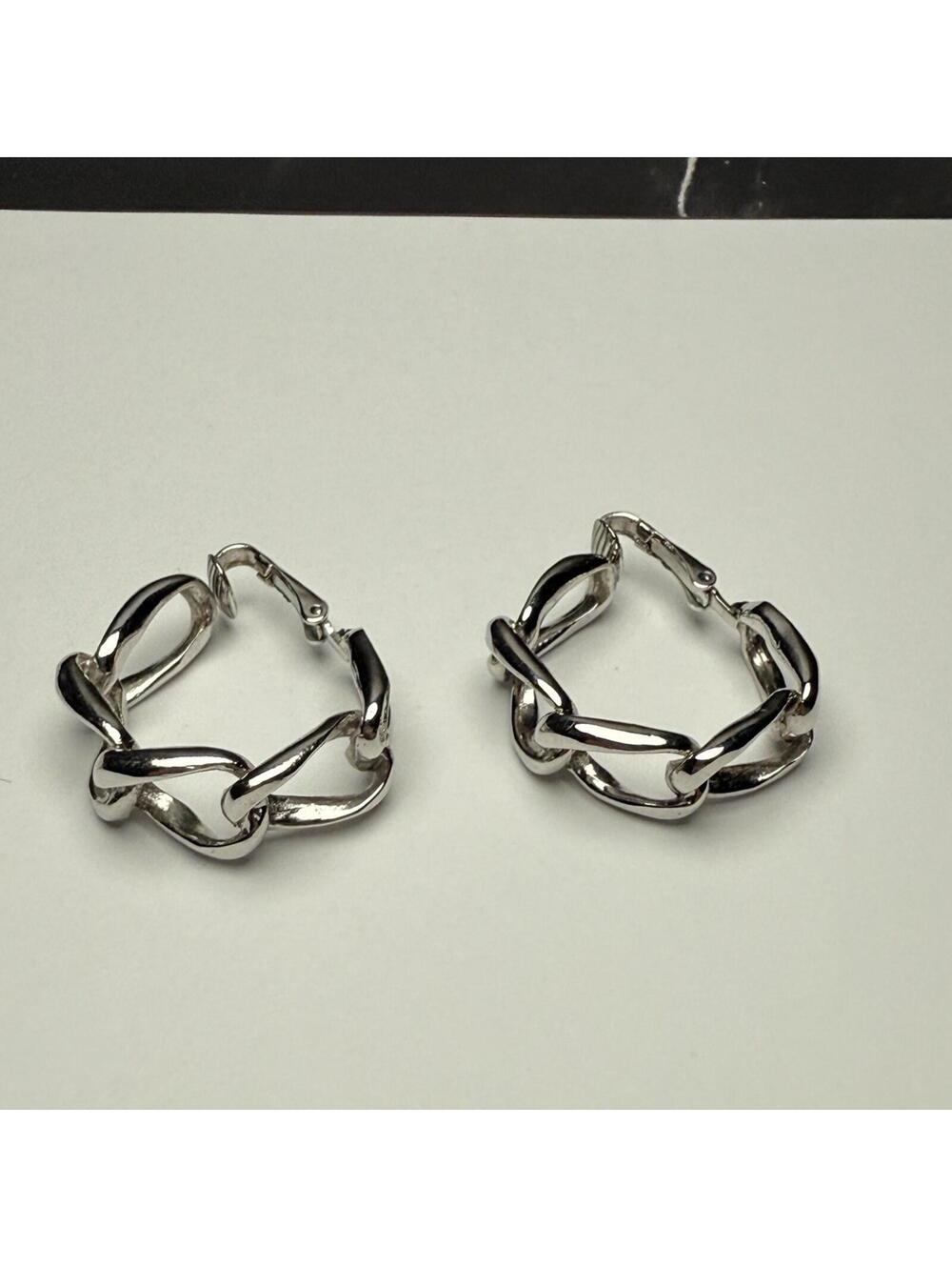 Vintage Roget Chain Link Look Hoop Clip On Clip-on Signed Silver Tone